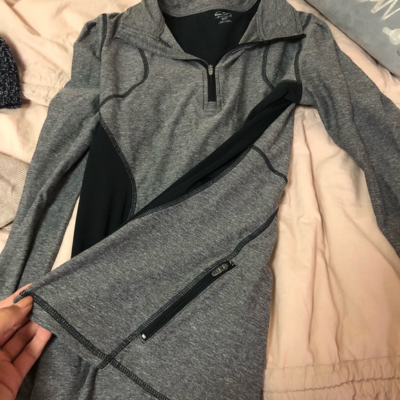 Workout quarter zip - Picture 2 of 3